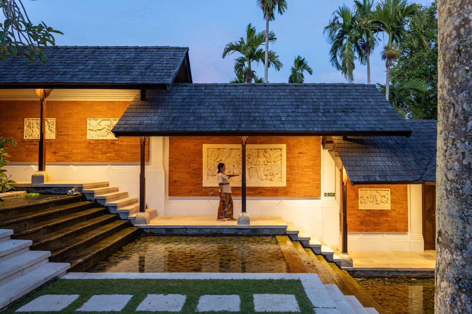 RIVER RETREAT IN PRIME LOCATION